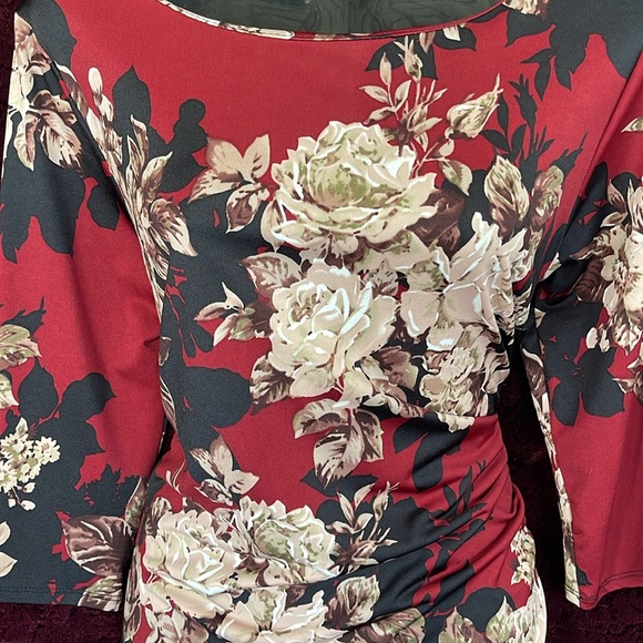 Rose flowered dress - Picture 2 of 5